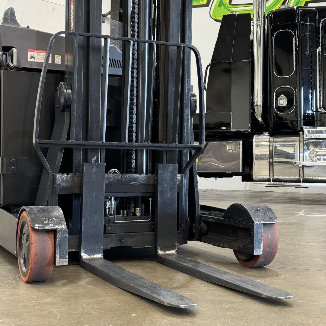 Crown 2T Reach Truck