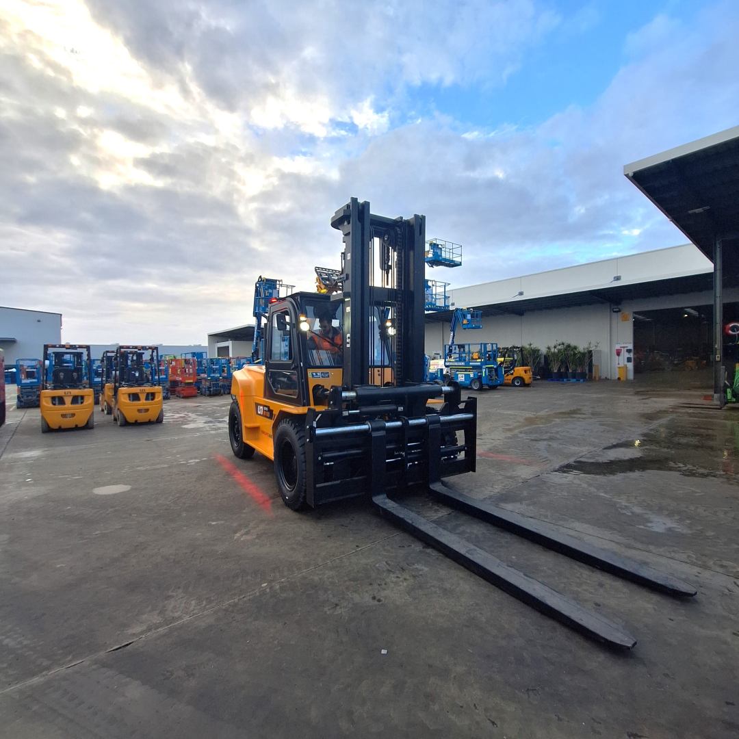 UN Forklift 10T Diesel Heavy Duty