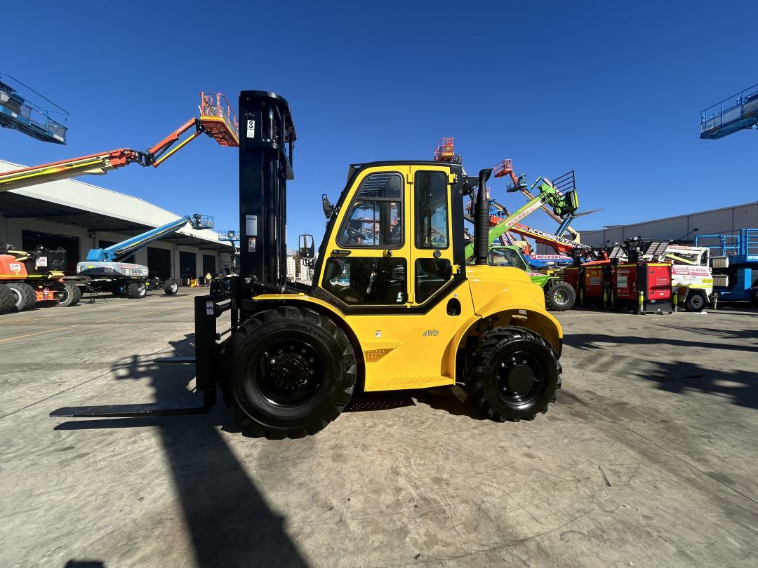 Liftsmart Forklift 5T Diesel Rough Terrain