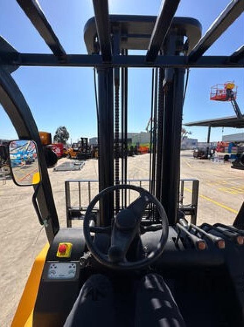 UN Forklift 7T Diesel Heavy Duty