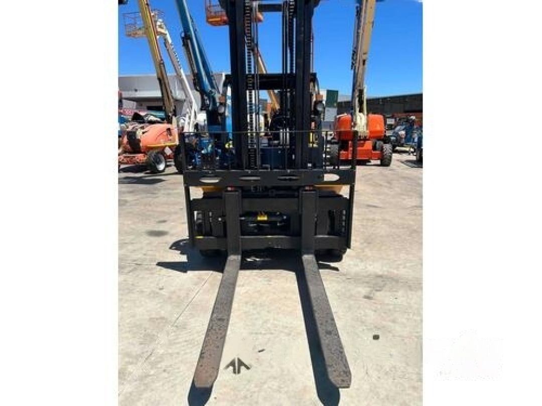 UN Forklift 7T Diesel Heavy Duty