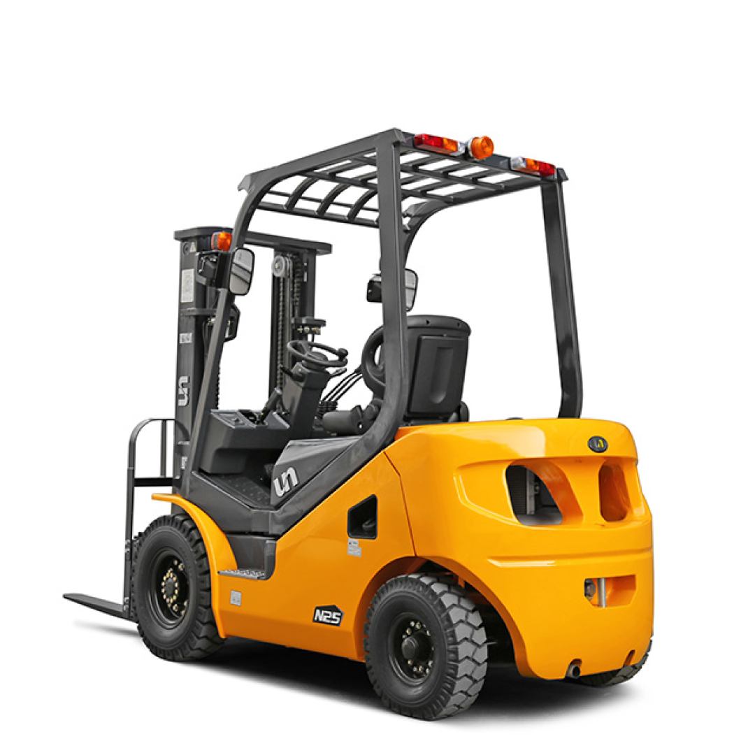 UN Forklift 2.5T Diesel - 4.5m Mast