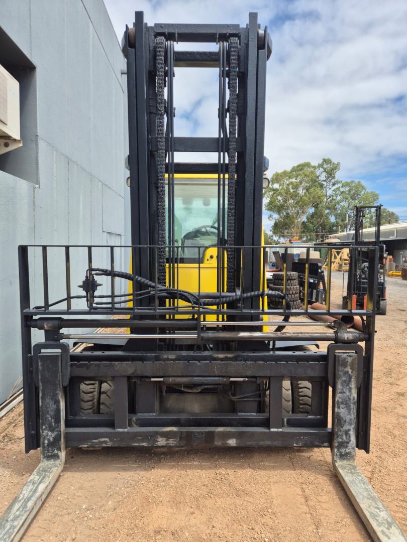 2012 Hyster 7T Diesel Forklift