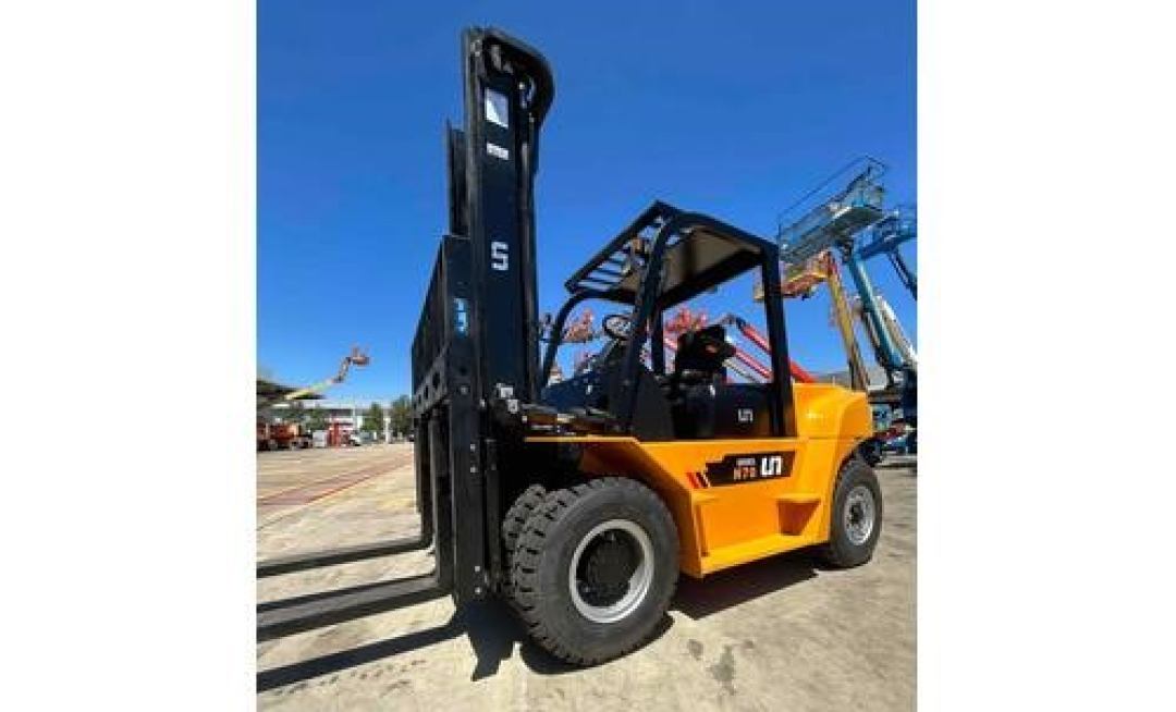 UN Forklift 7T Diesel Heavy Duty