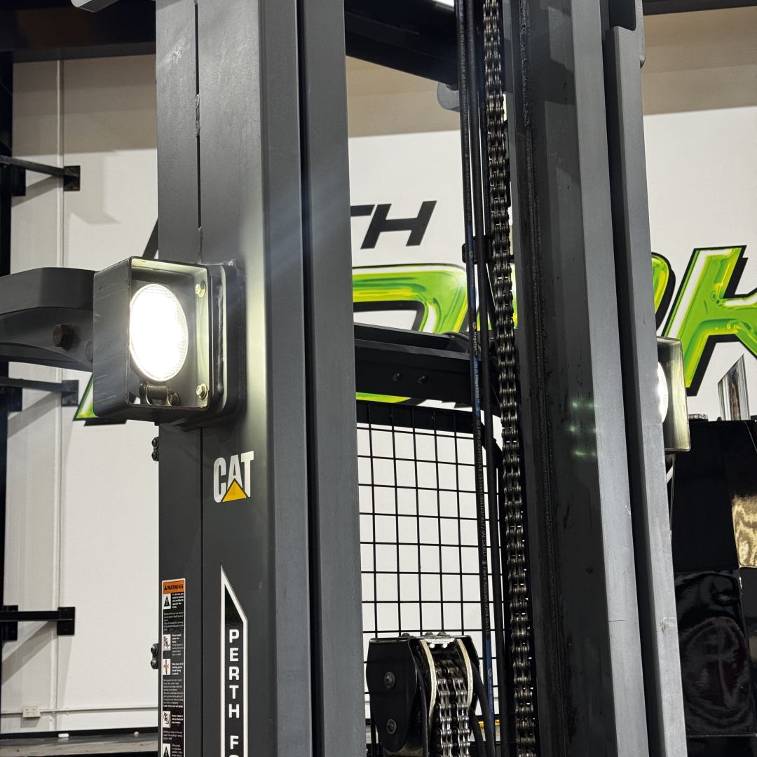 CAT 2T Electric Reach Truck