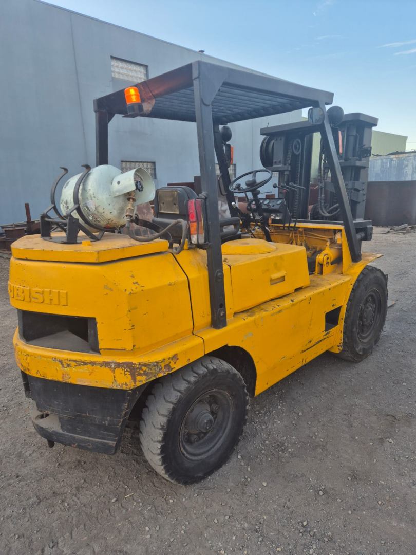 Mitsubishi 4T LPG With Container Mast
