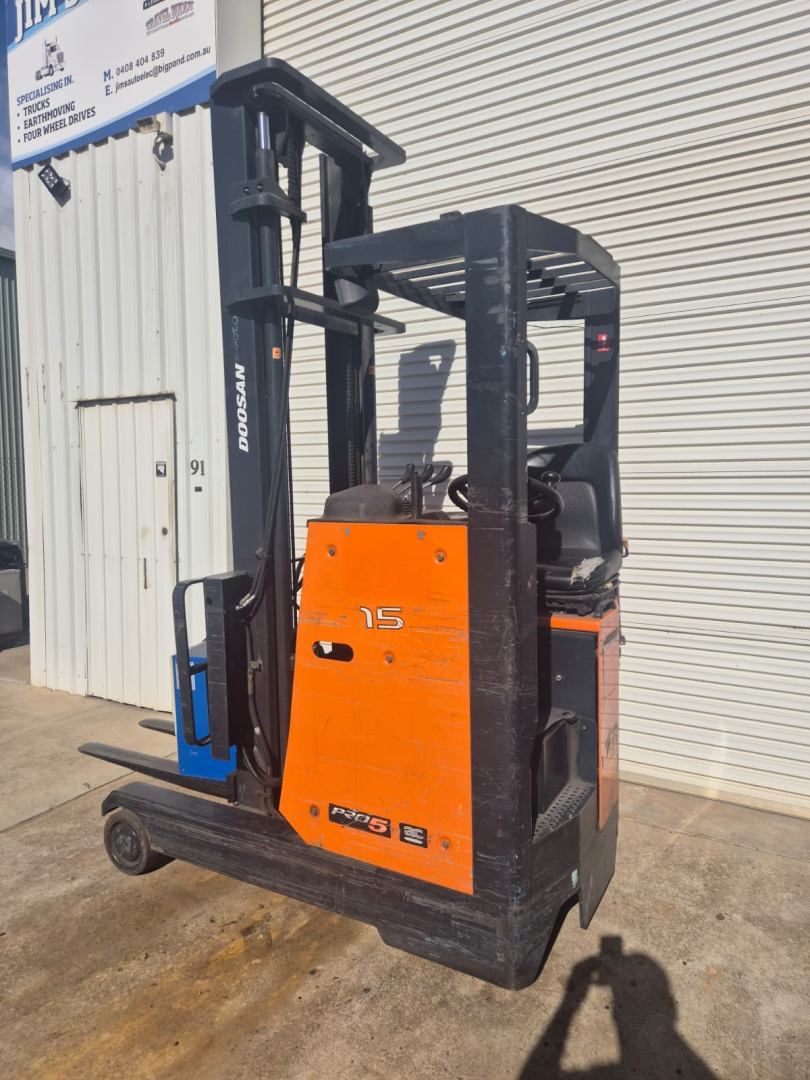 2012 Doosan 1.5T Electric Reach Truck