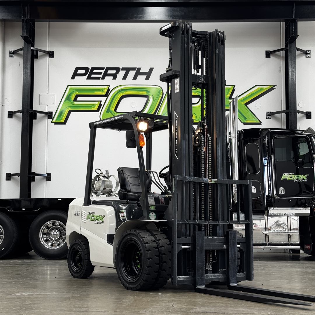 TCM 3.5T Ultra High Lift Forklift