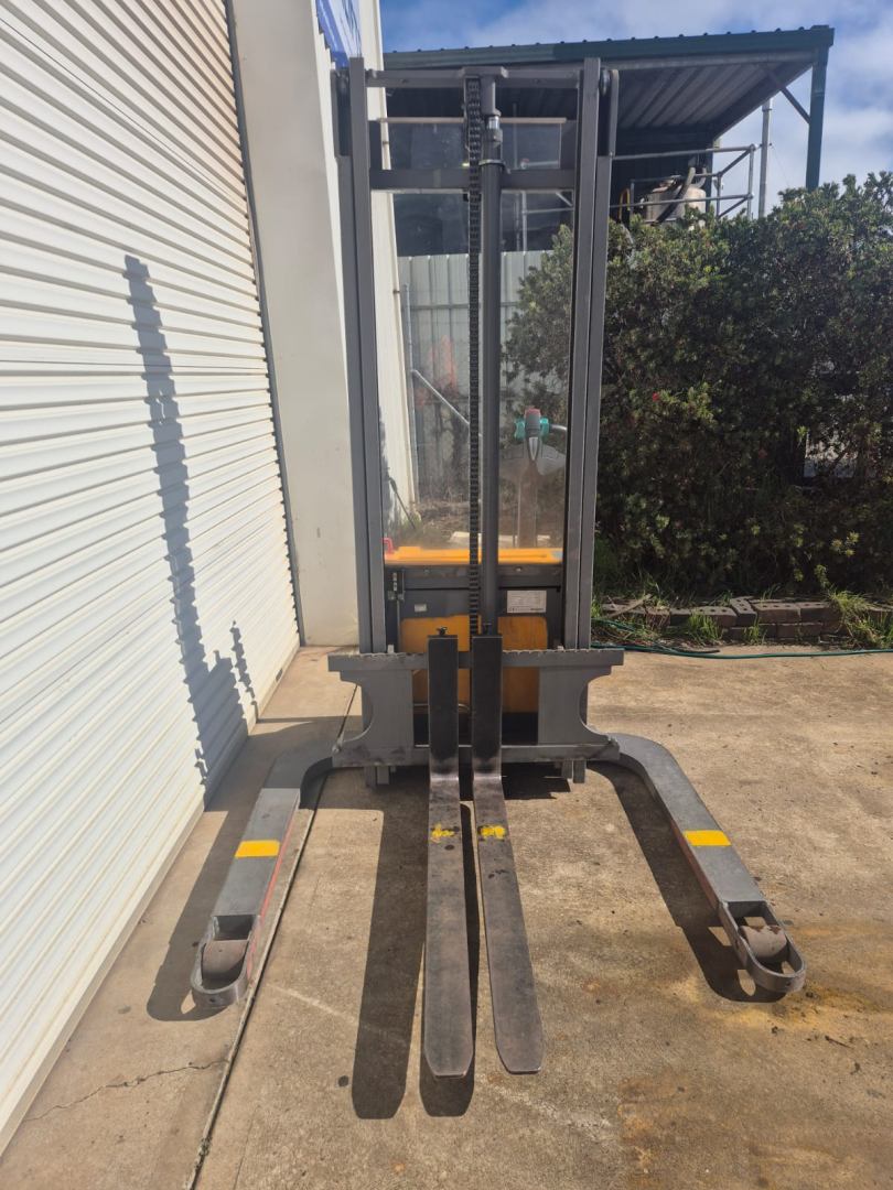 2017 Jungheinrich 1.2T Walkie Stacker