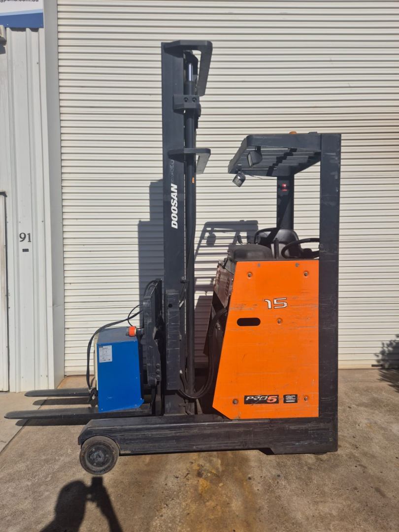 2012 Doosan 1.5T Electric Reach Truck
