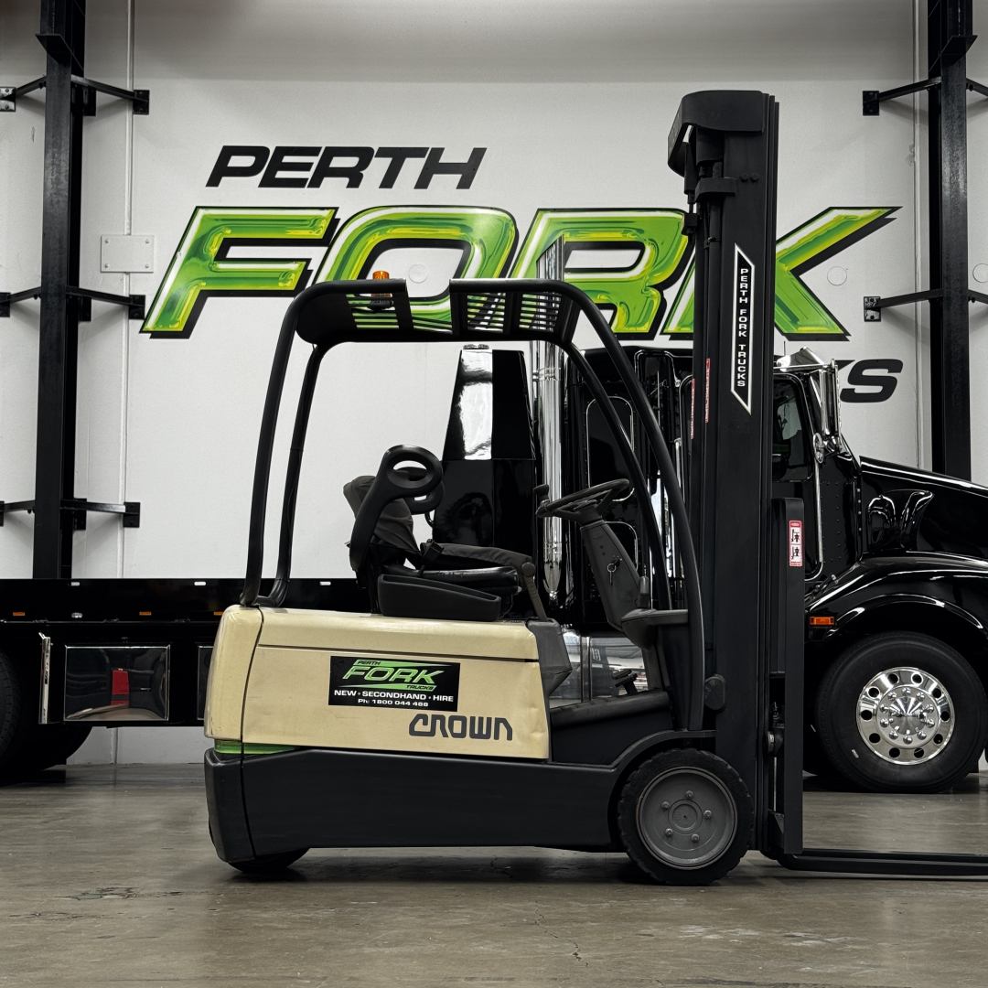 Crown 2T Electric 3-Wheel Forklift