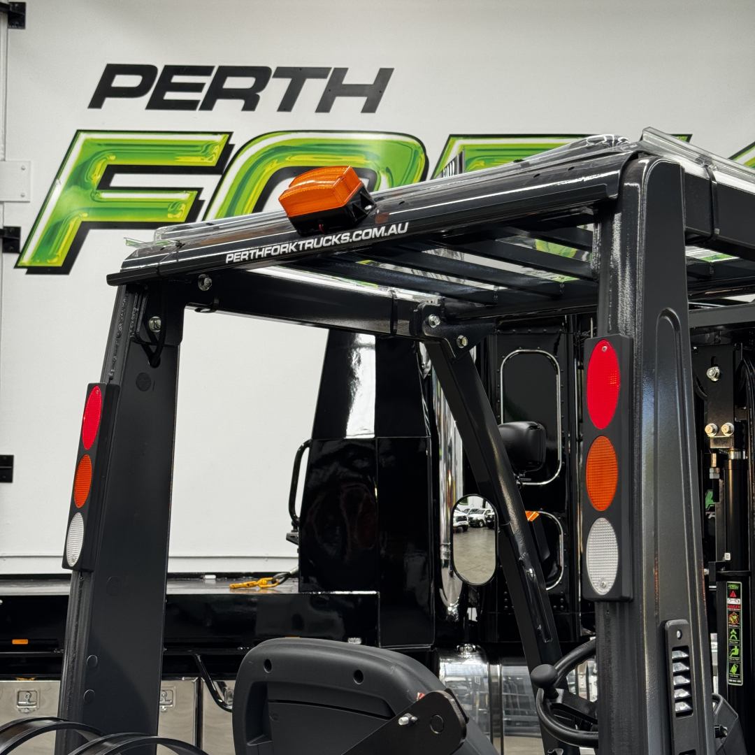 TCM 2.5T Dual Wheel Forklift