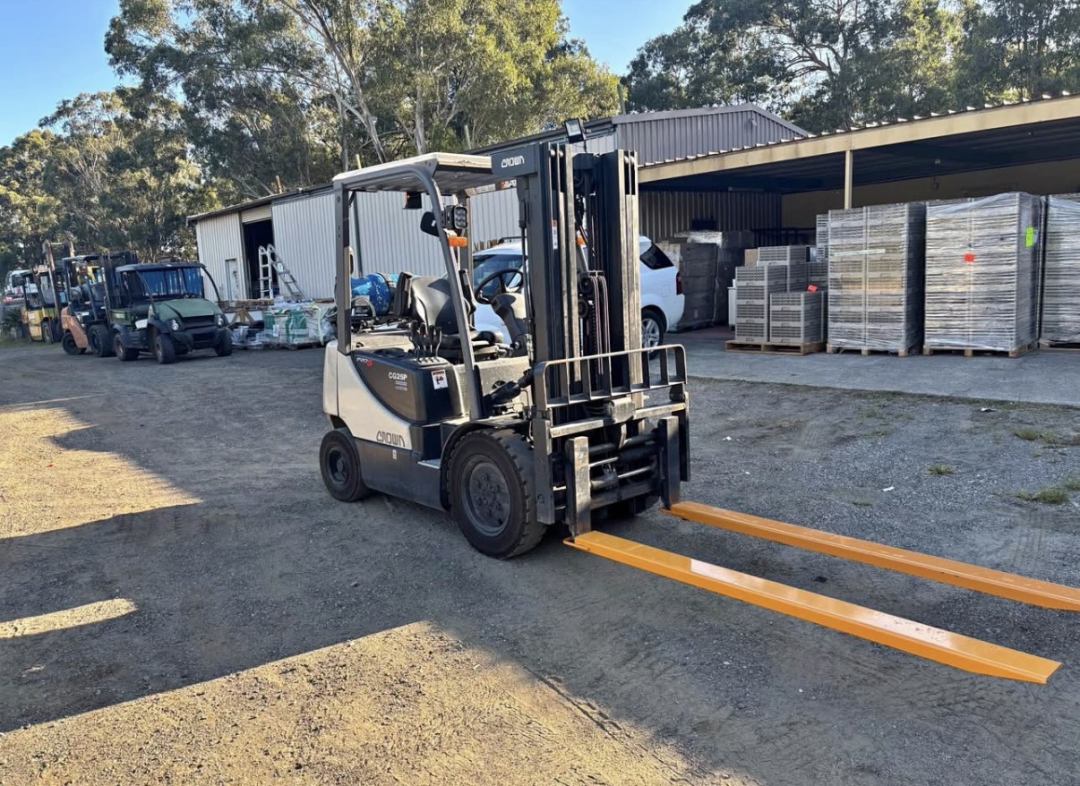 2017 Crown CG25P-5 Forklift   - Starts, Ru