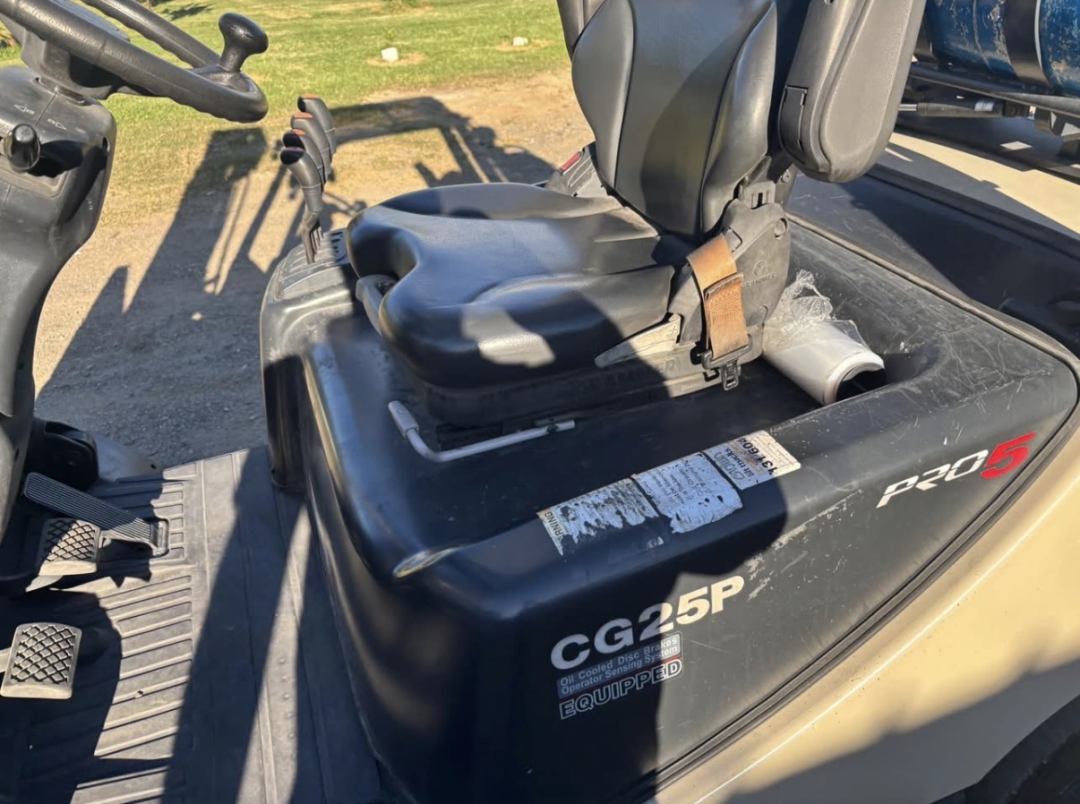 2017 Crown CG25P-5 Forklift   - Starts, Ru