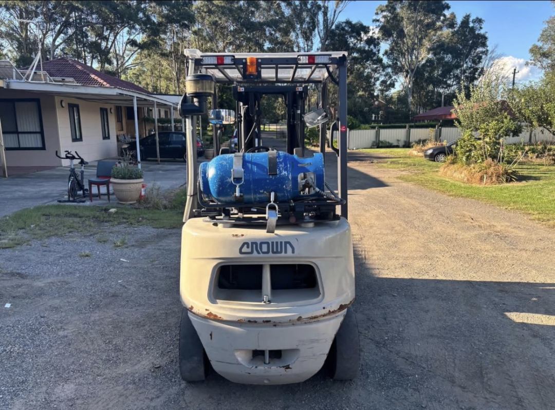 2017 Crown CG25P-5 Forklift   - Starts, Ru