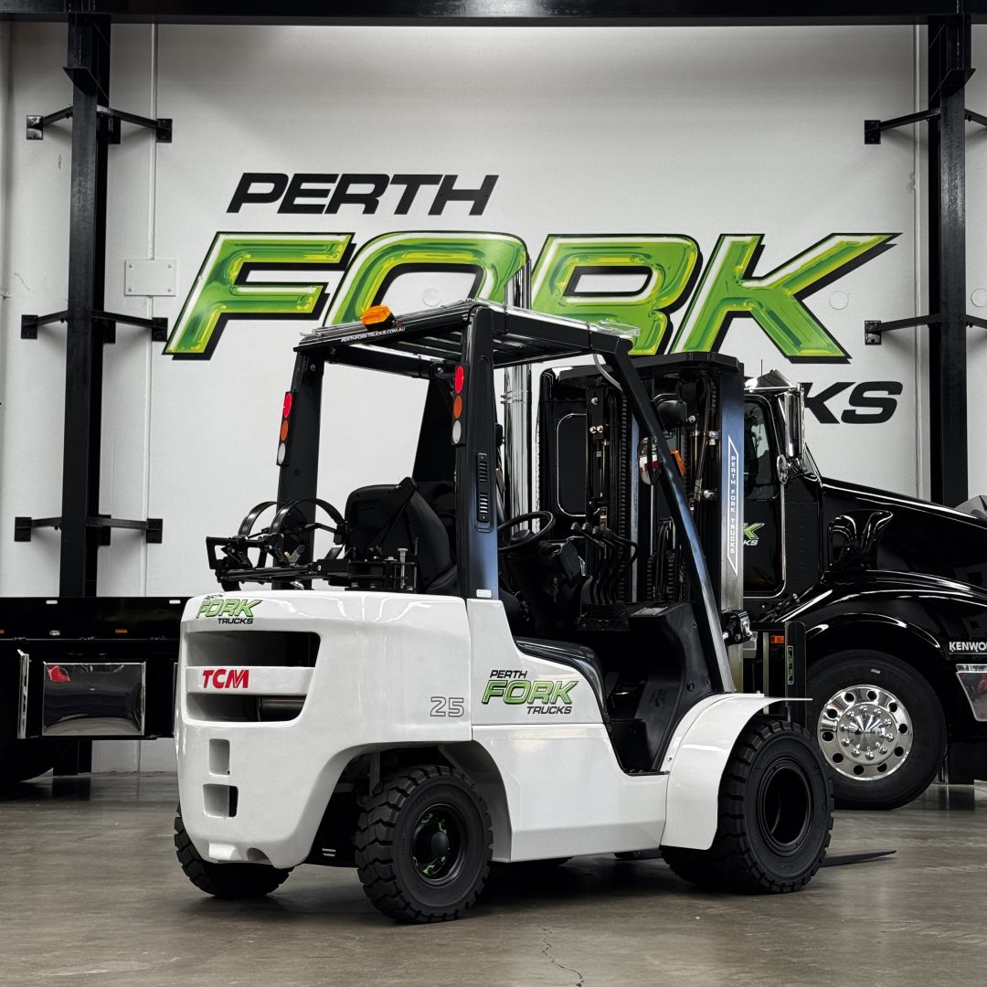 TCM 2.5T Dual Wheel Forklift