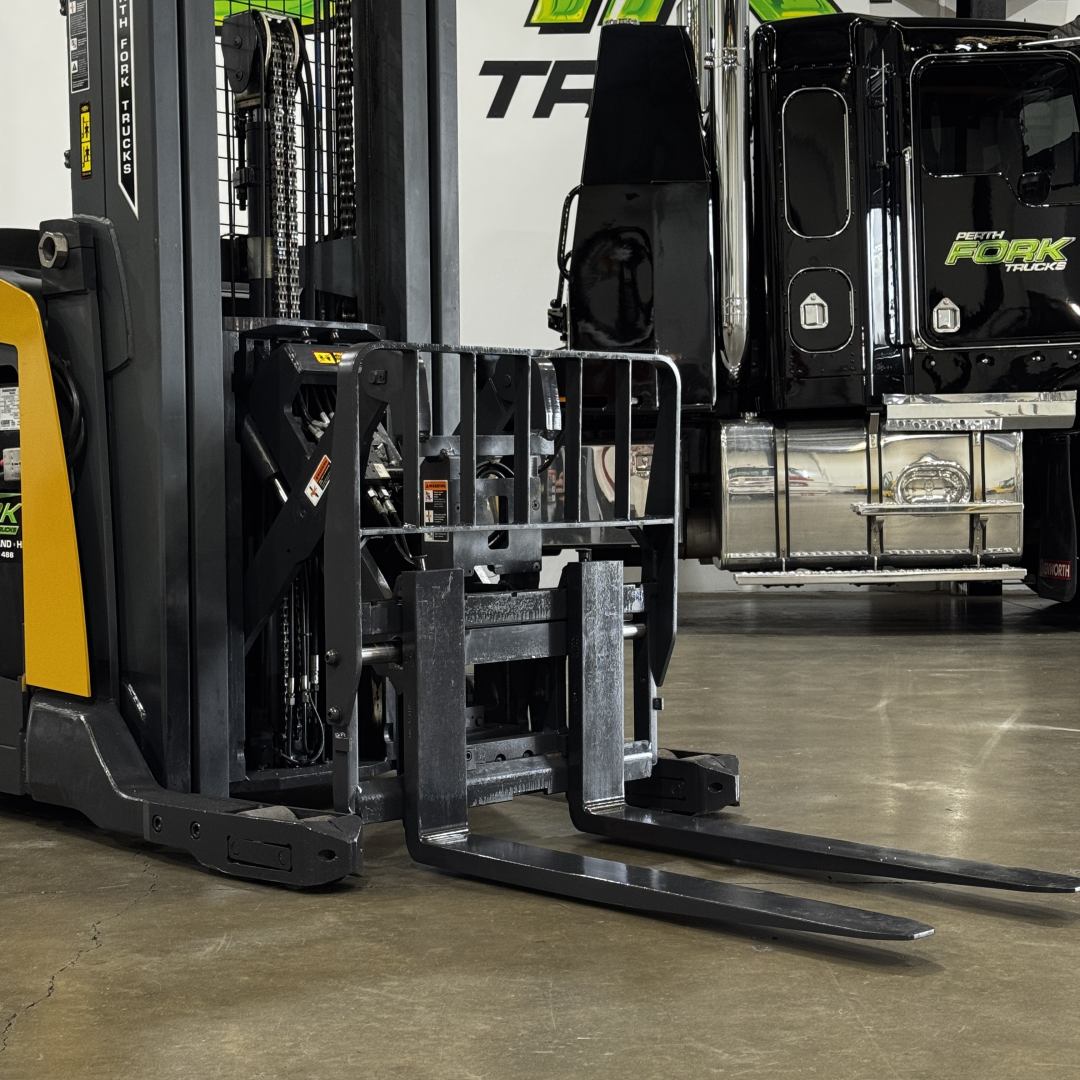 CAT 2T Electric Reach Truck