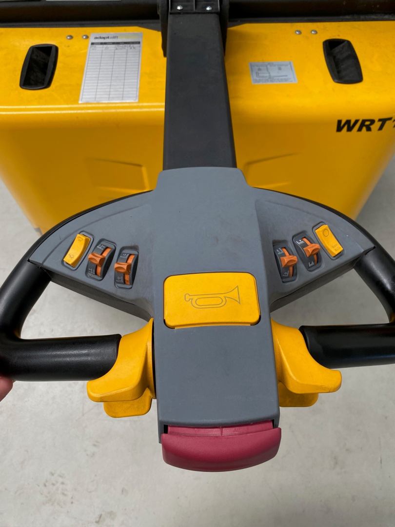 2022 HYSTER LIFTSMART WRT15-4500