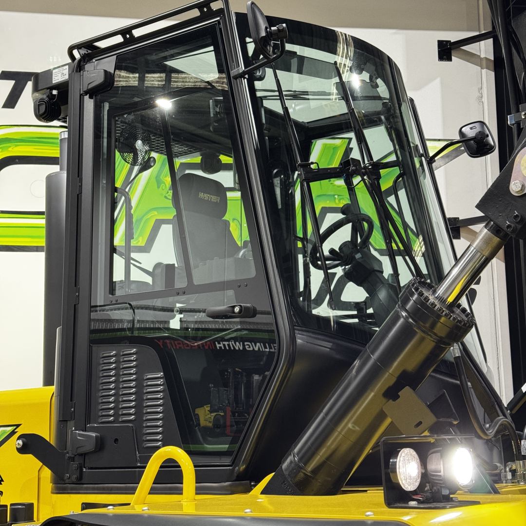 Hyster 32T Forklift