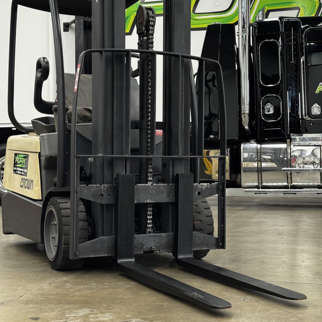 Crown 2T Electric 3-Wheel Forklift