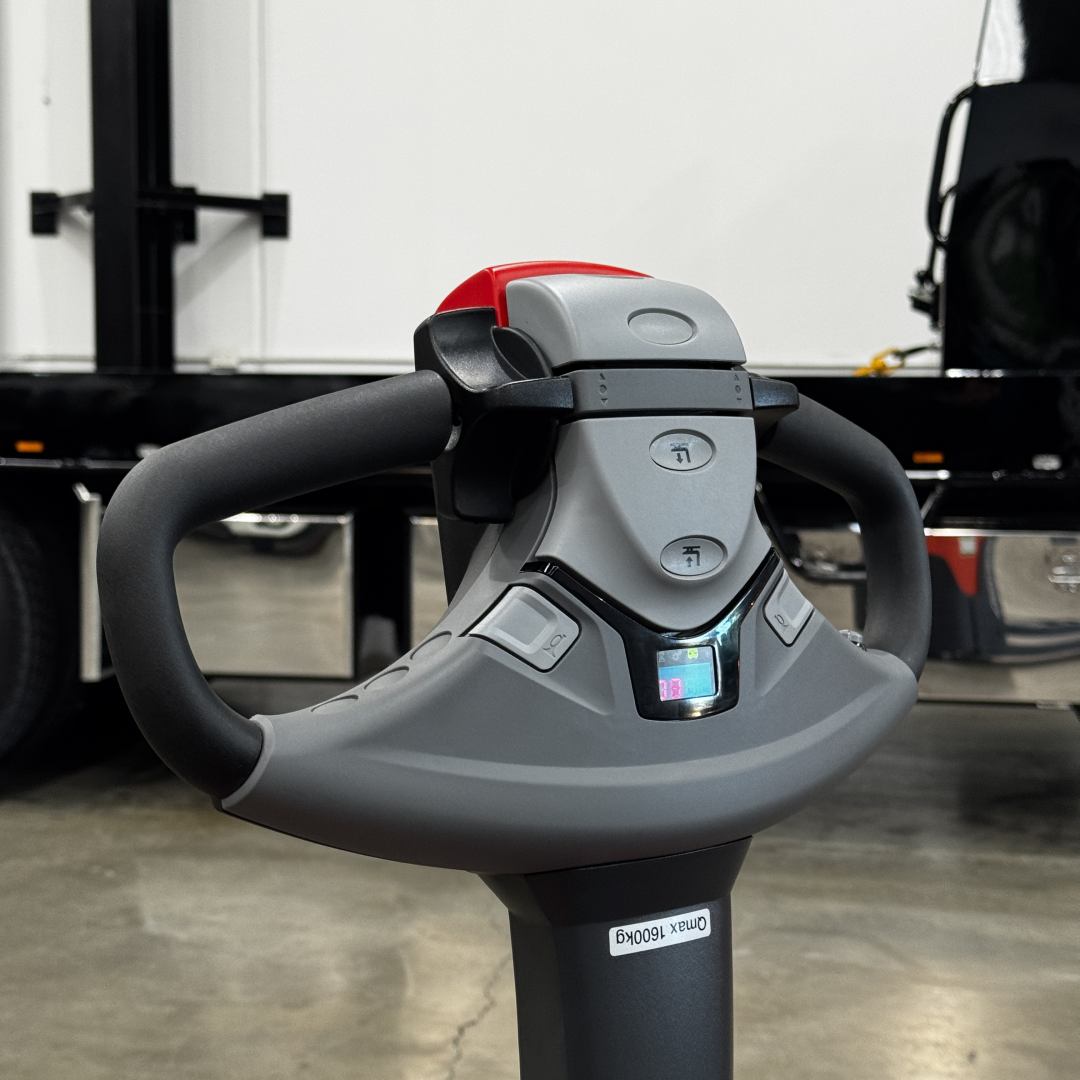 Toyota 1.6T Electric Pallet Jack