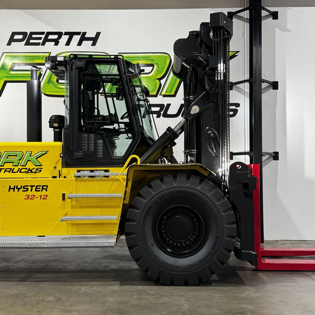 Hyster 32T Forklift