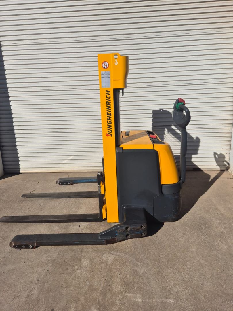 2013 Jungheinrich 1.4T Walkie Stacker