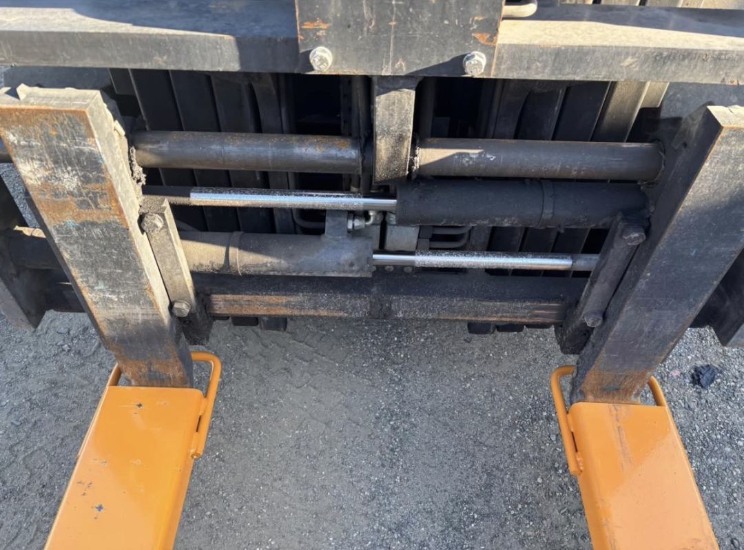 2017 Crown CG25P-5 Forklift   - Starts, Ru