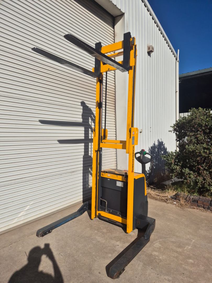 2013 Jungheinrich 1.4T Walkie Stacker