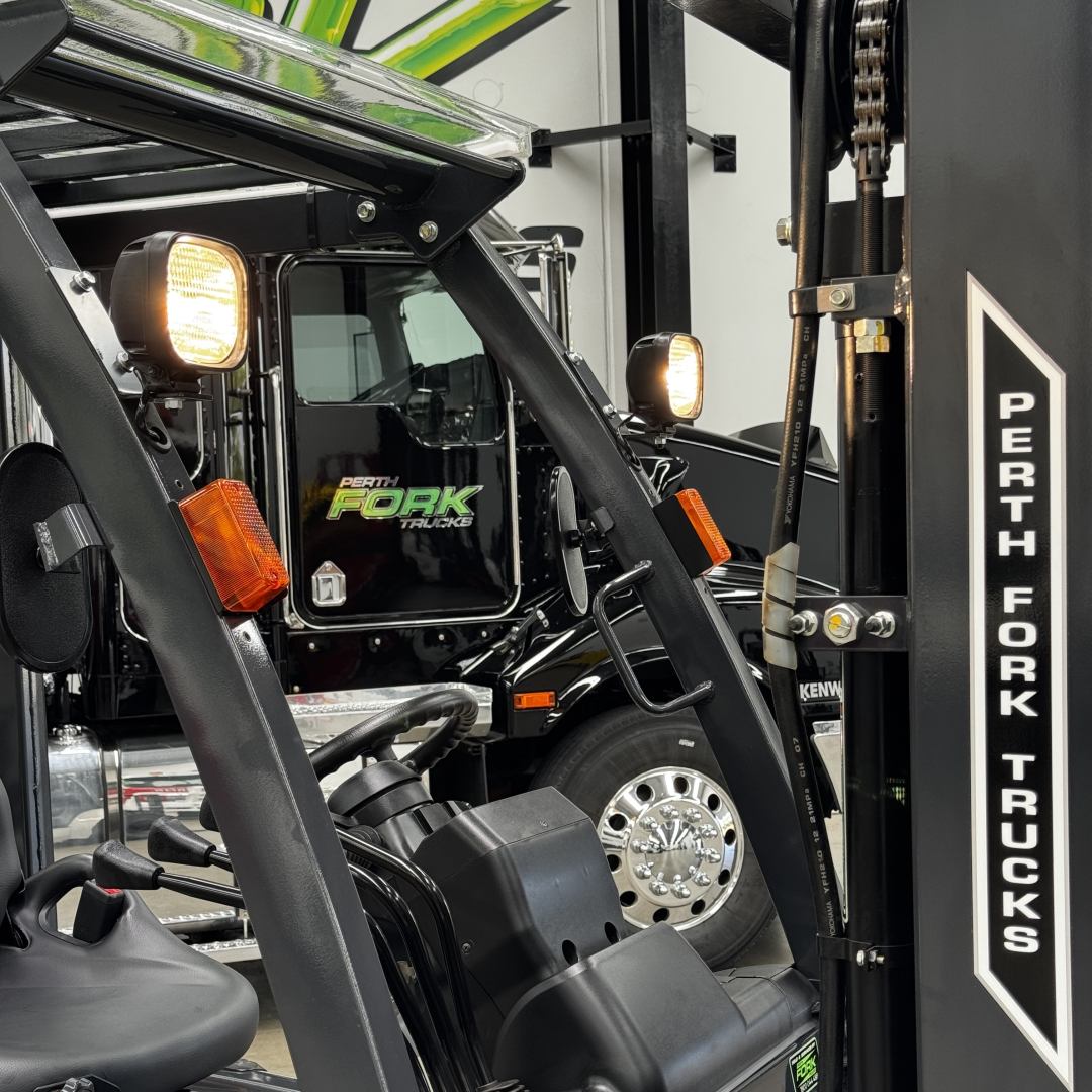 TCM 2.5T Dual Wheel Forklift