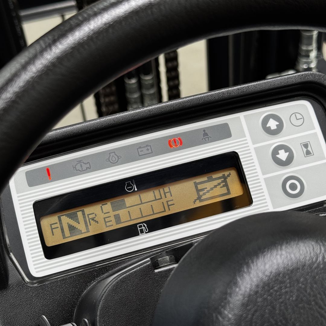 TCM 2.5T Dual Wheel Forklift