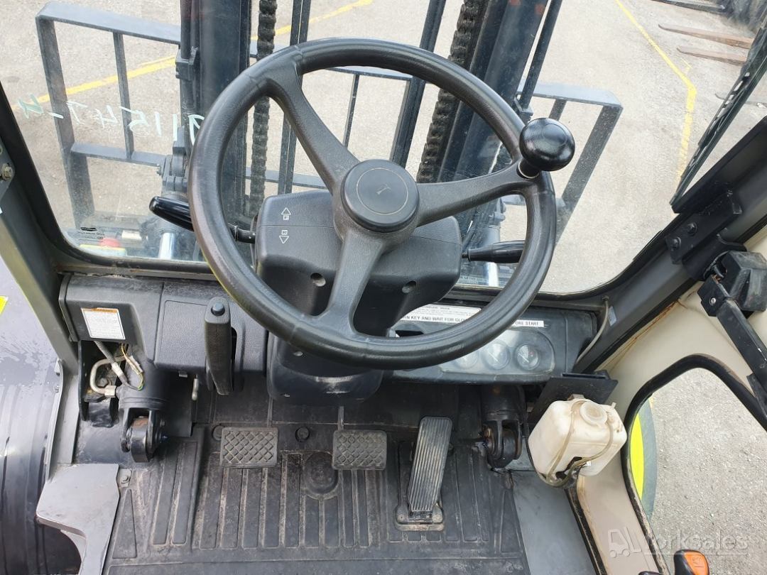 Crown 3.3T Diesel Forklift | 2 Stage Mast