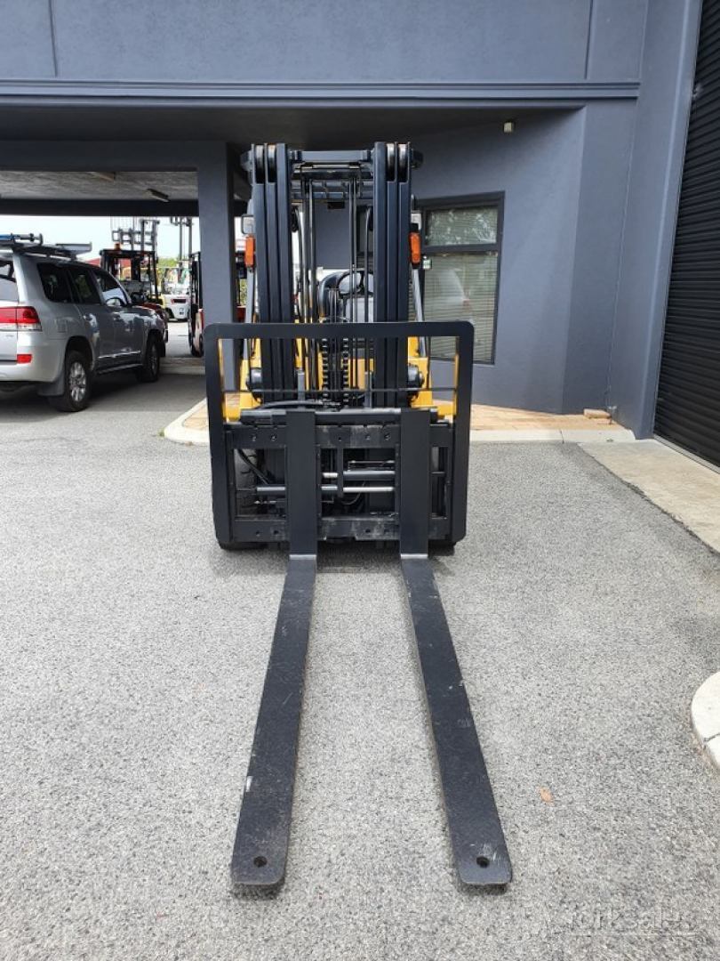 CAT 5T LPG Forklift