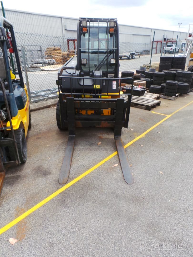 JCB 3.5T Diesel Telehandler | 4400mm Mast