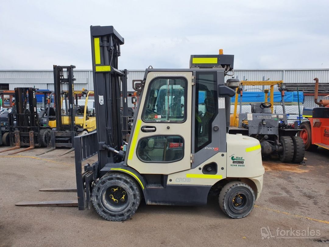 Crown 3.3T Diesel Forklift | 2 Stage Mast