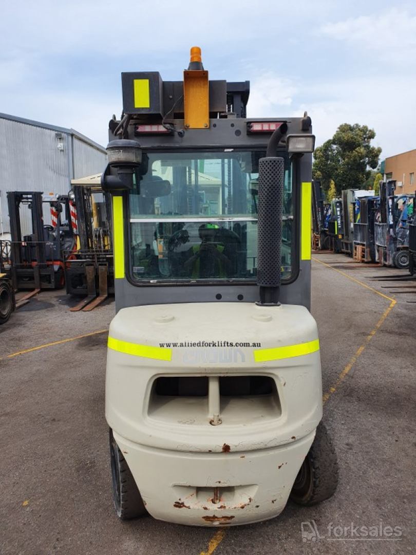 Crown 3.3T Diesel Forklift | 2 Stage Mast