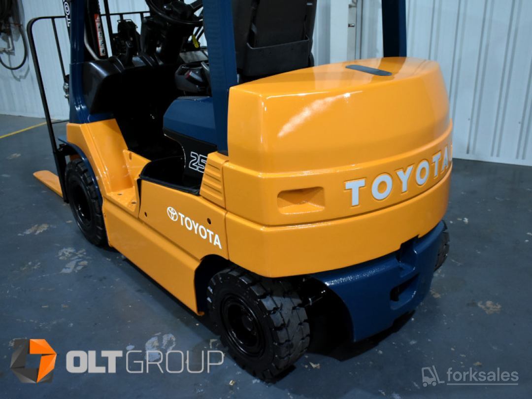Toyota 7FB25 2.5T Electric Forklift