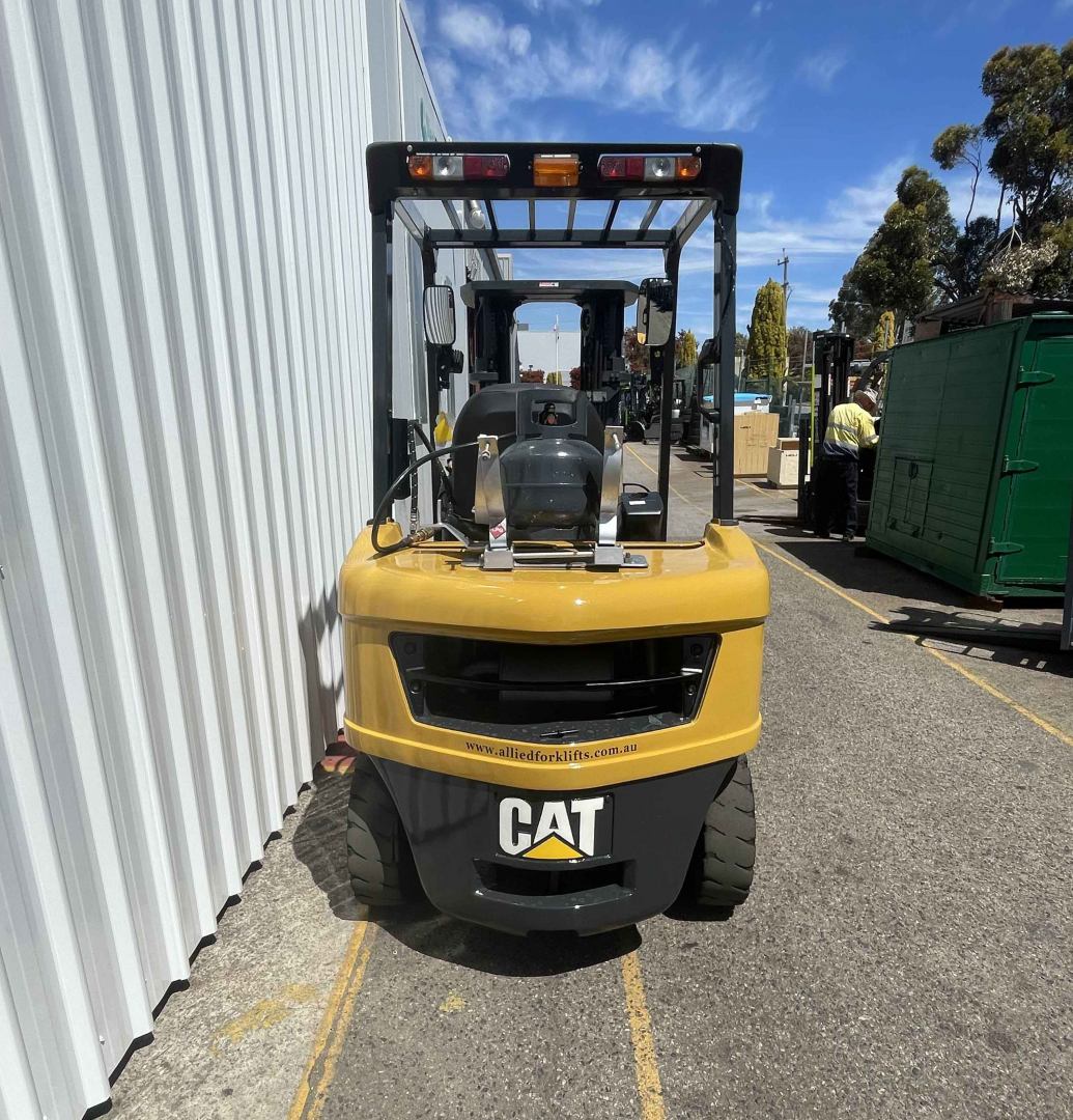 CAT 2.5T LPG Forklift