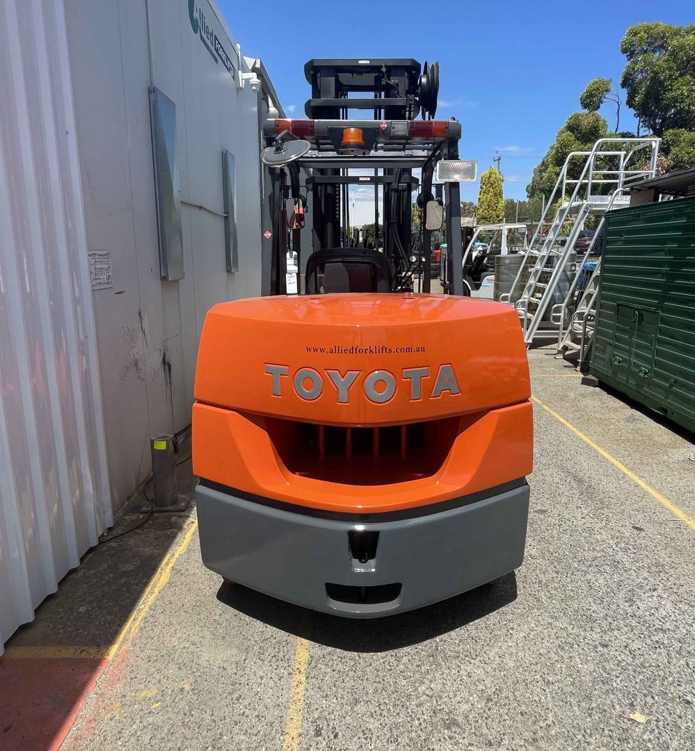 Toyota 7T Cushion Tyre Forklift