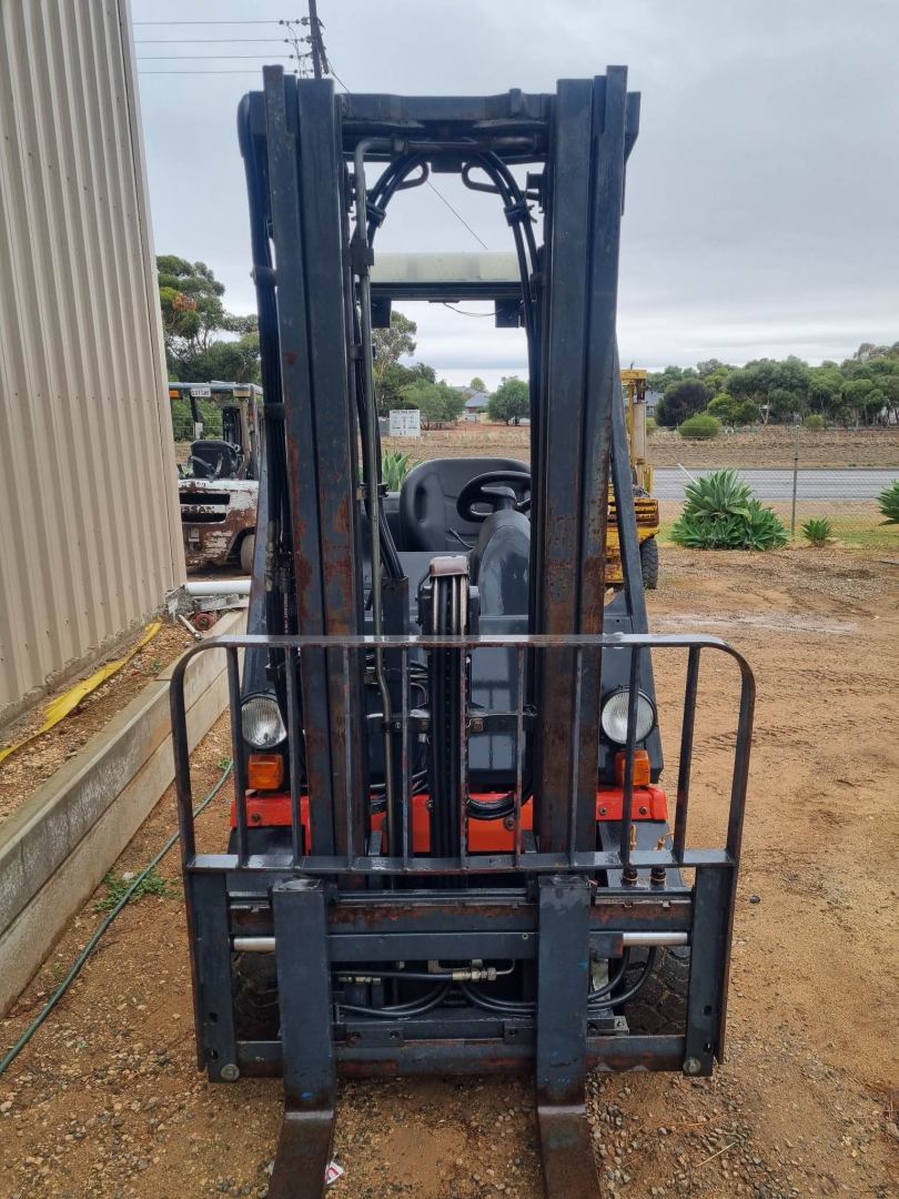 Linde 2T LPG Forklift With Container Mast