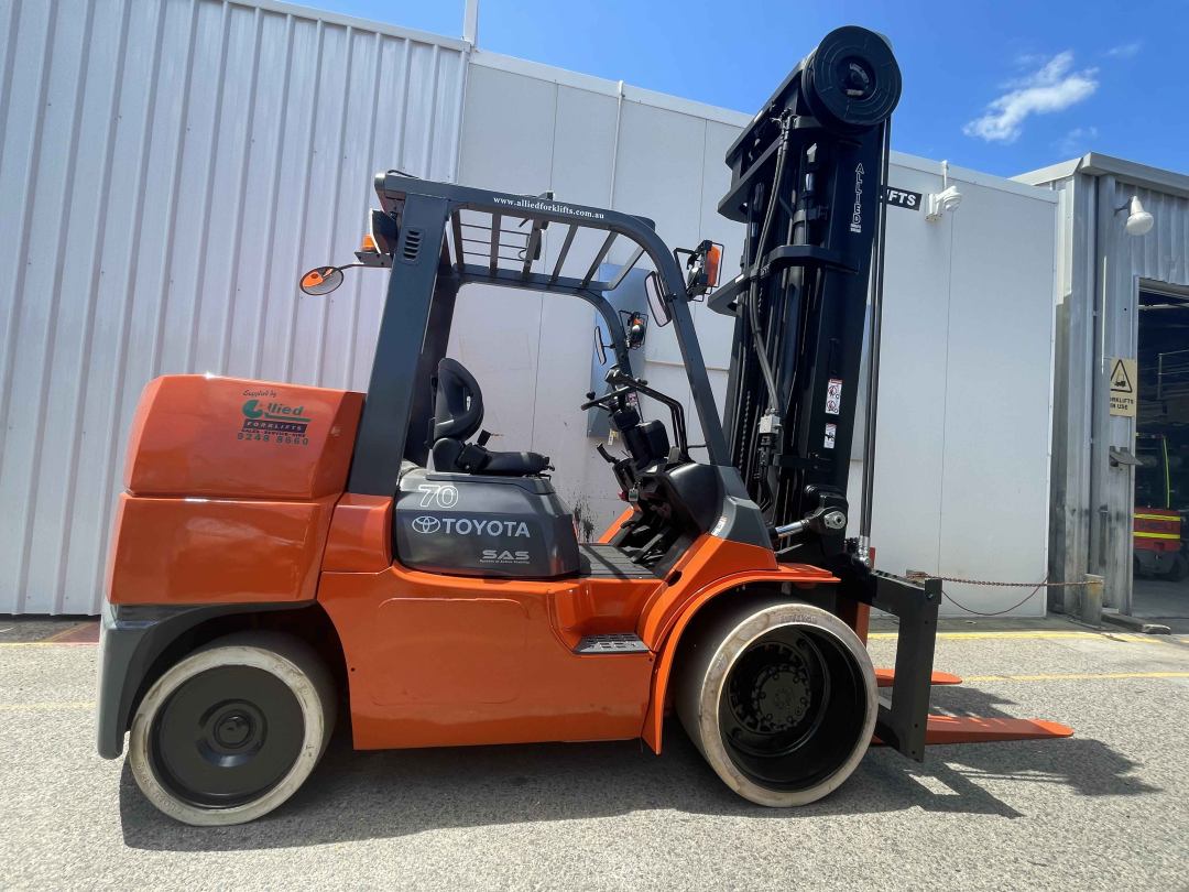 Toyota 7T Cushion Tyre Forklift