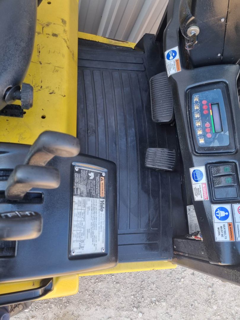 Yale 1.8T Electric Fork With New Batteries