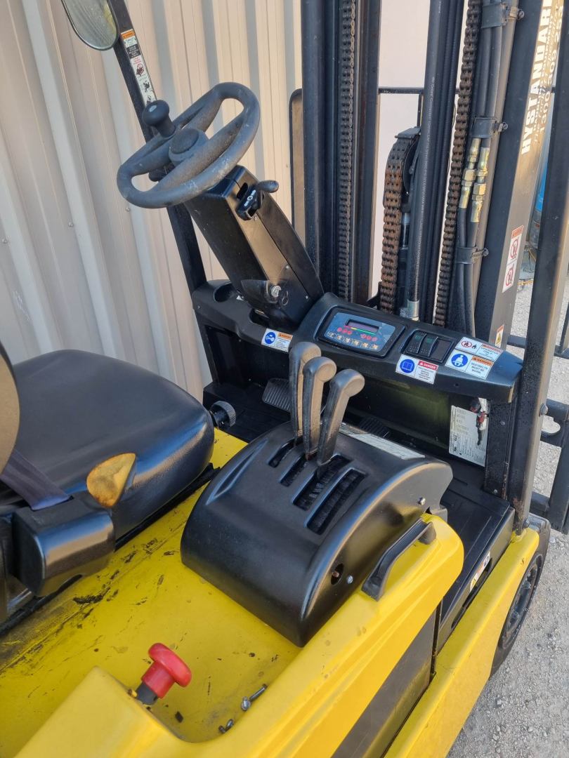 Yale 1.8T Electric Fork With New Batteries