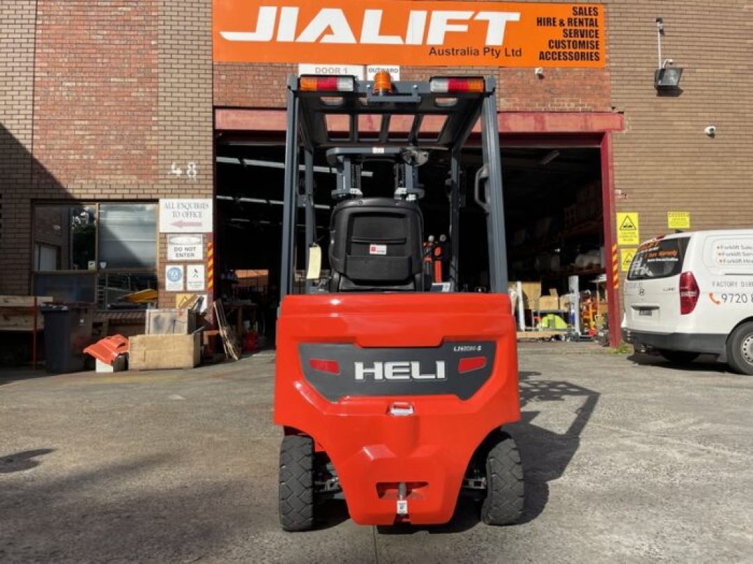 HELI 1.8T 4.8M Lithium Battery Forklift
