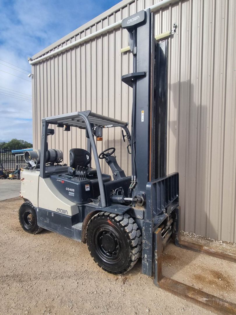 2013 Crown 4T LPG Forklift W/ Low Hours