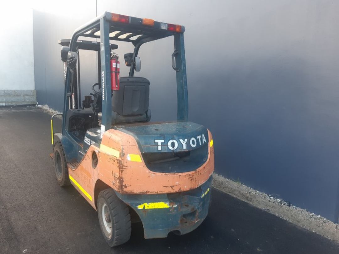 Toyota 2.5T 4.5m Diesel Forklift