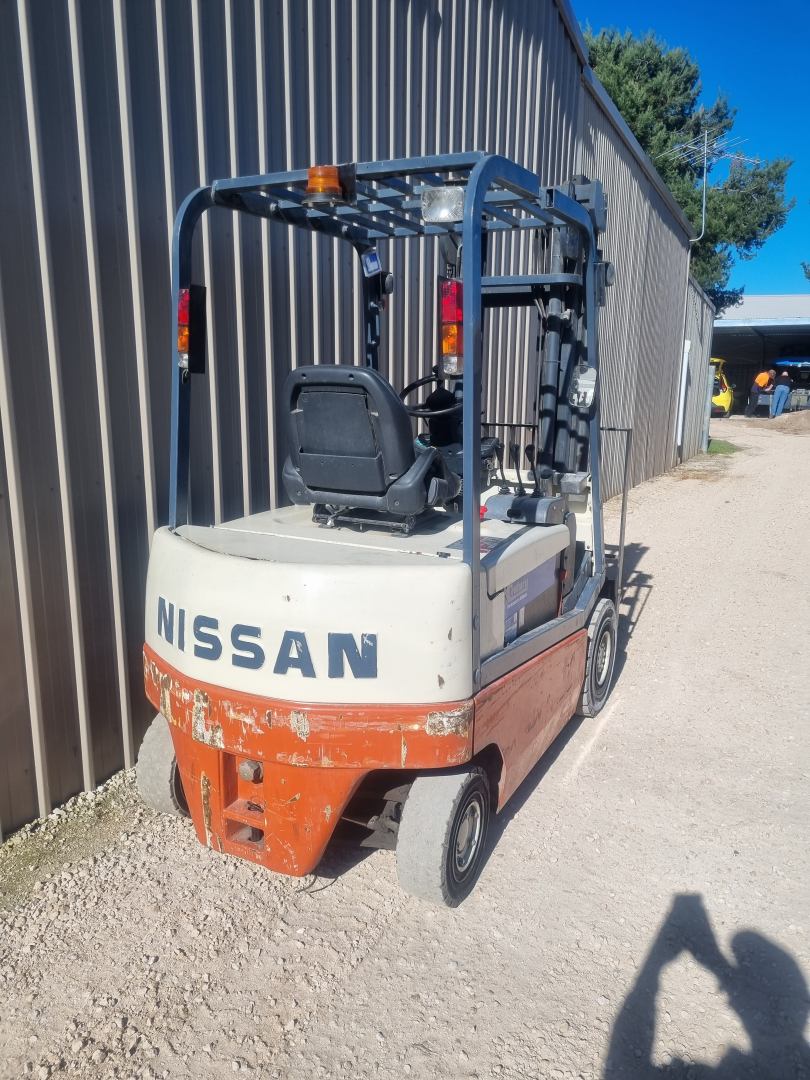Nissan 2.5T Electric Forklift