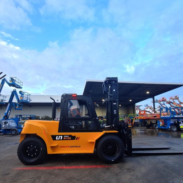 UN Forklift 10T Diesel Heavy Duty