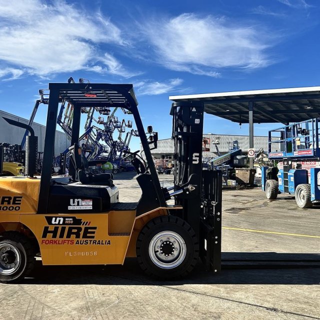 UN Forklift 5T Mini Diesel