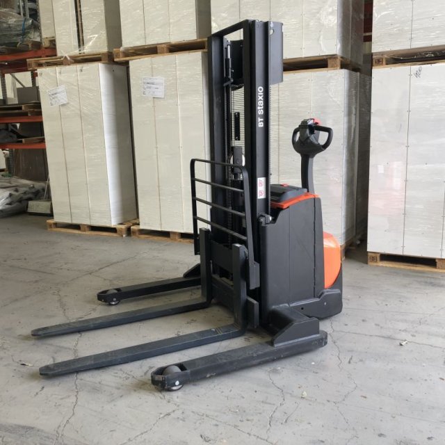 Toyota BT-Staxio SWE120S Electric Stacker